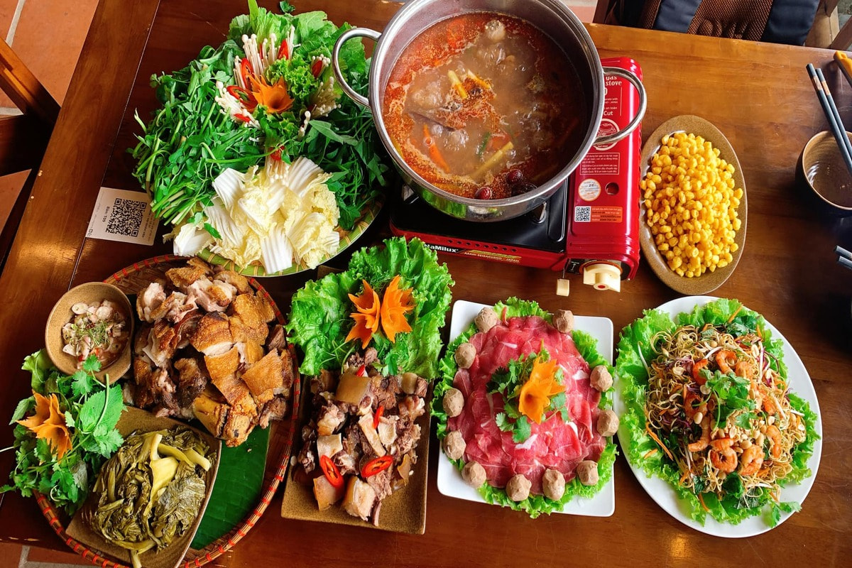 Pampa Grill & Hotpot là một nhà hàng chuyên về đồ nướng và lẩu