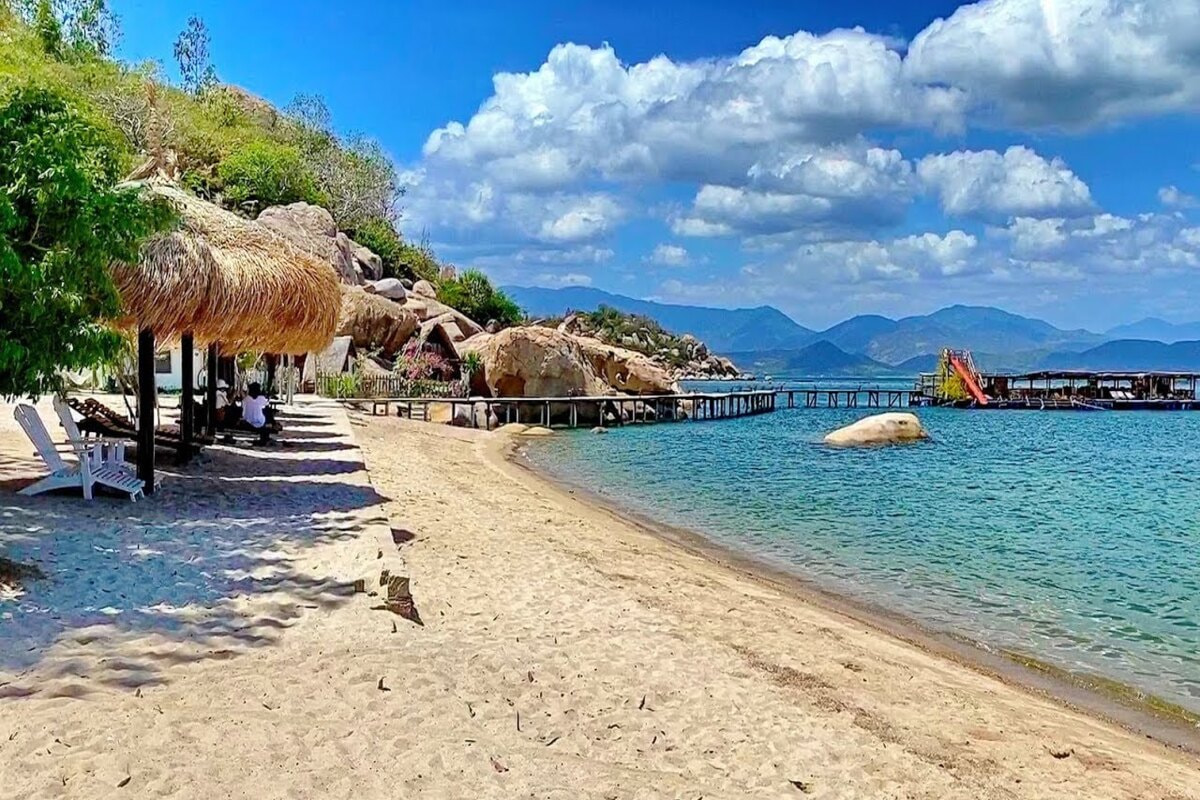 Vẻ đẹp đốn tim du khách của bãi Sao biển Nha Trang