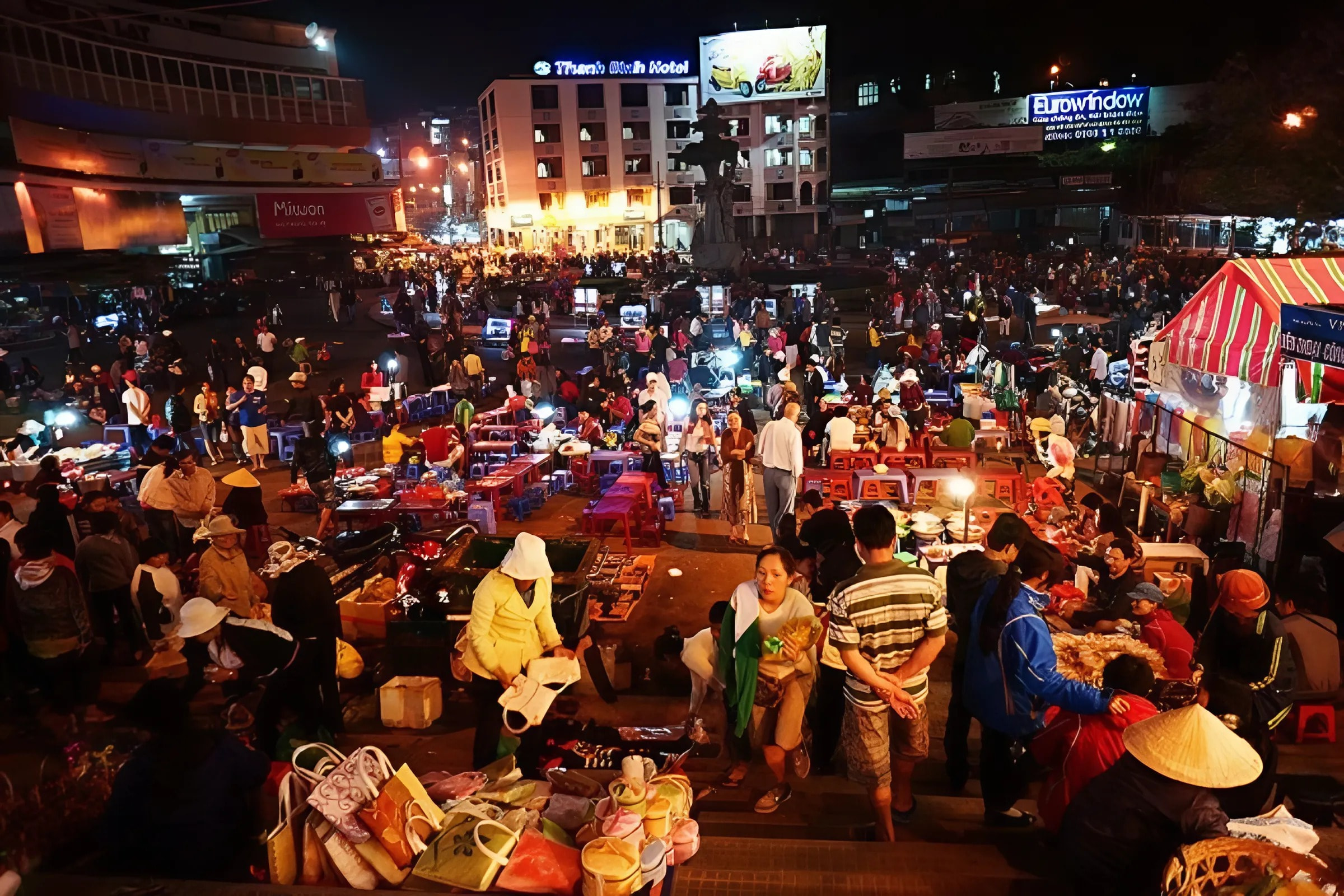 Chợ đêm Lĩnh Nam