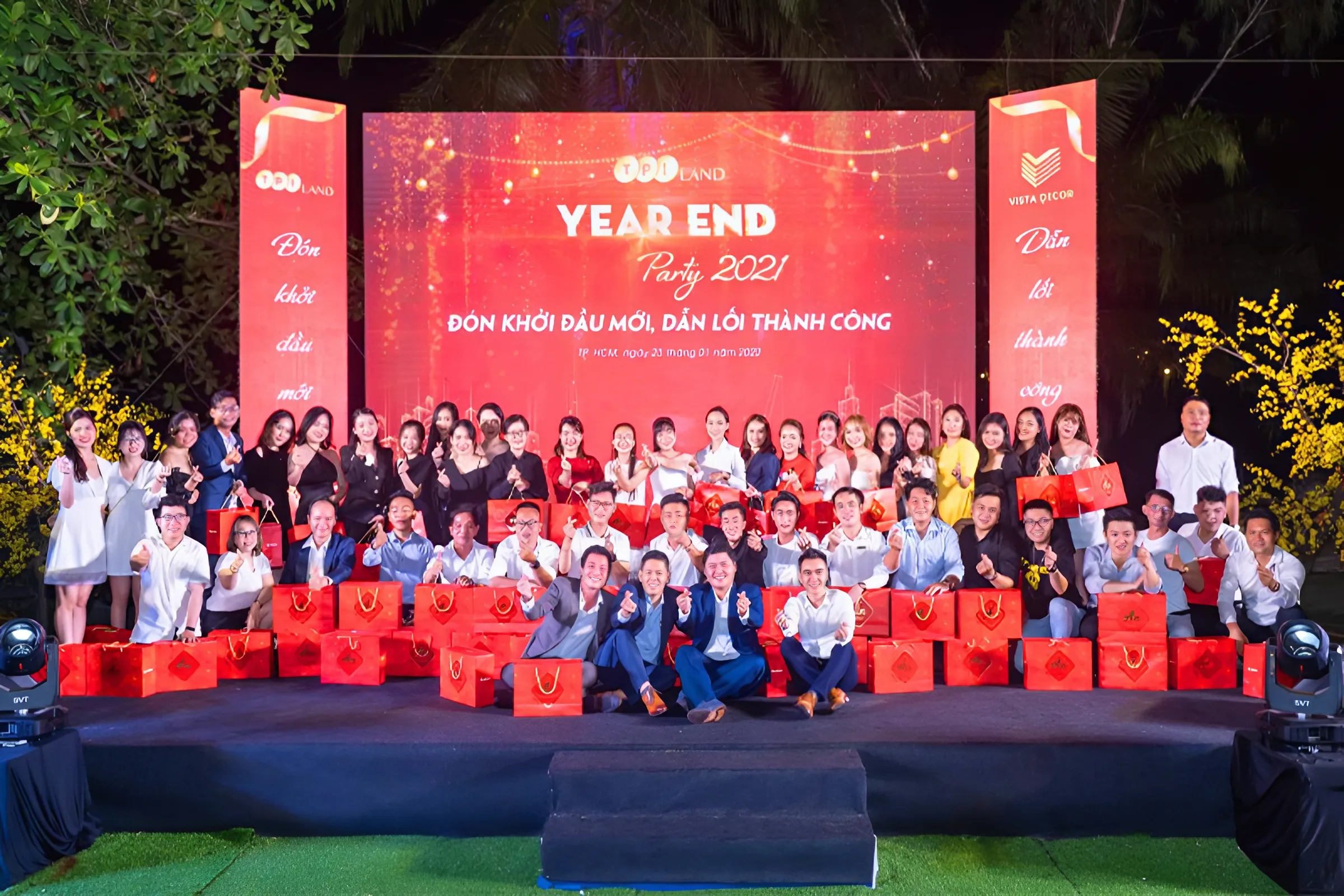 Lựa chọn địa điểm tổ chức Year End Party phù hợp với concept