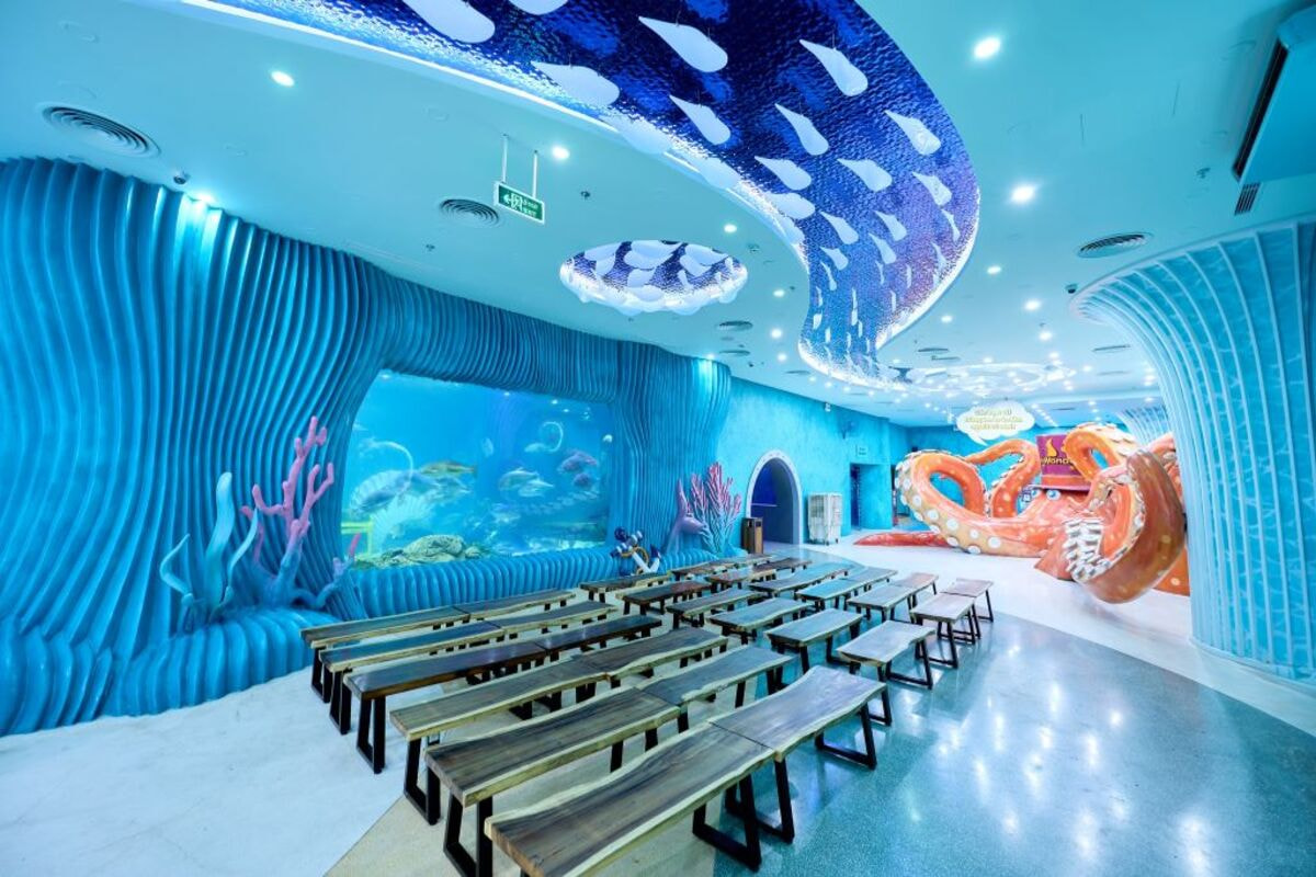 Thủy cung Vinpearl Aquarium Times City là một trong những thủy cung lớn nhất Việt Nam