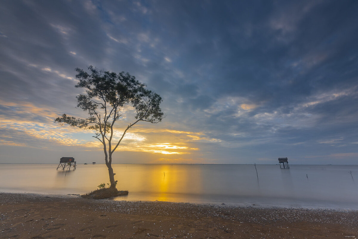 Bình minh trên biển Tân Thành