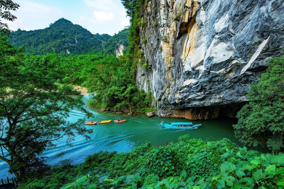 Động Phong Nha là một trong những kỳ quan thiên nhiên nổi bật nhất tại Bố Trạch Quảng Bình