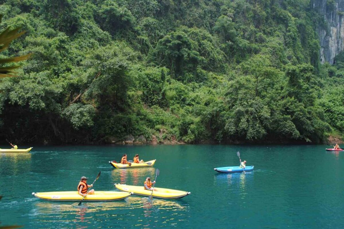 Sông Chày Hang Tối