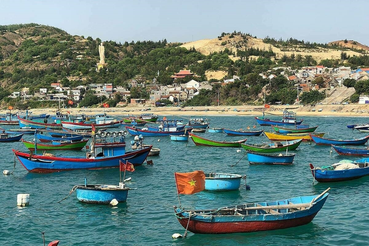 Làng chài Nhơn Hải Quy Nhơn - Vùng biển đẹp hoang sơ bình dị