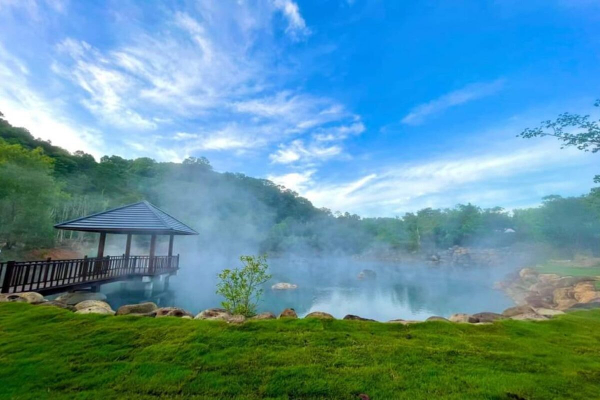 Suối khoáng nóng Bang Kim Thủy