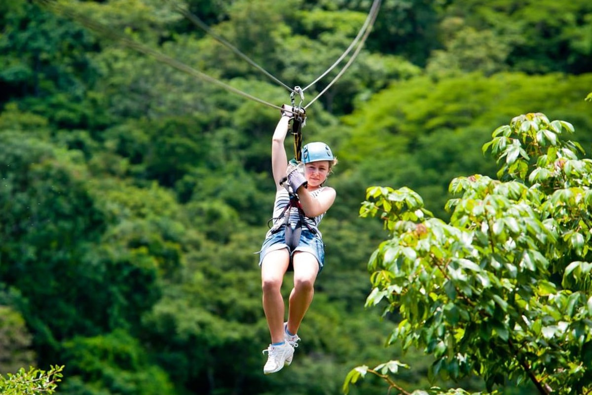 Những đường trượt zipline đầy cảm giác mạo hiểm tại Madagui