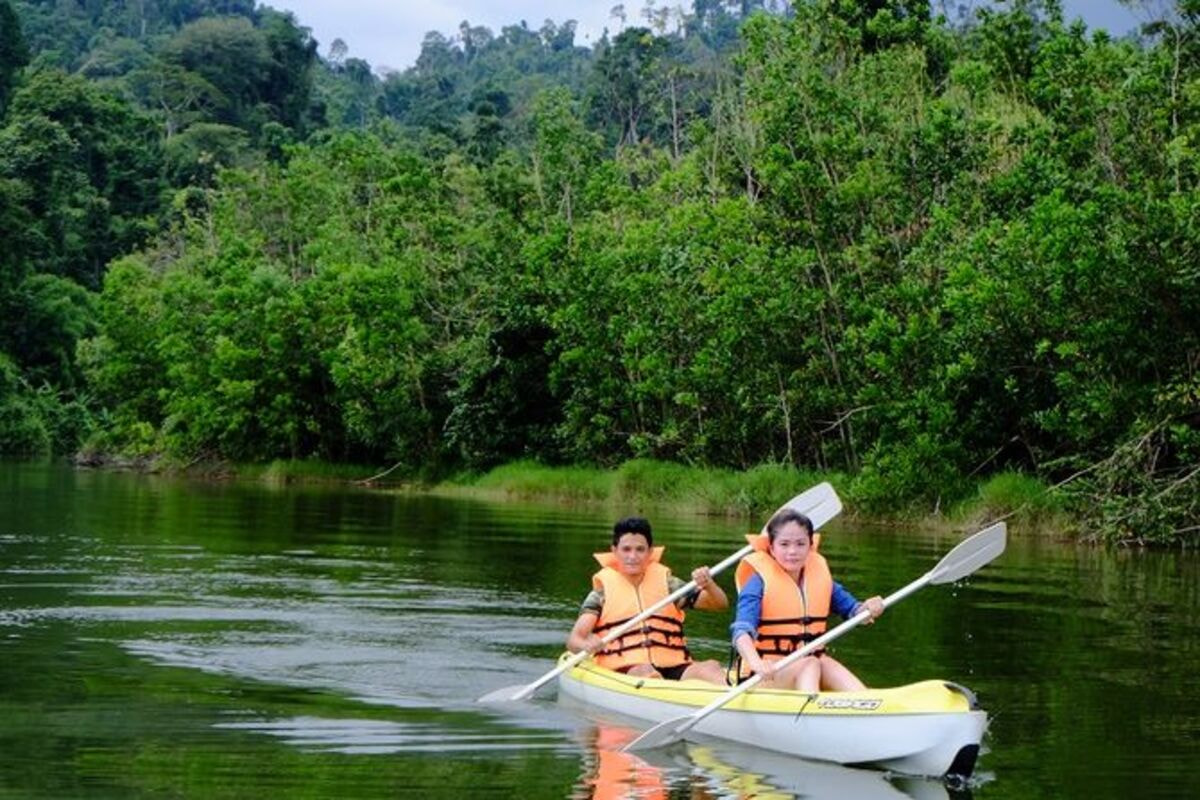 Hồ Suối Voi là một điểm đến lý tưởng để du khách thư giãn và hòa mình vào thiên nhiên hoang dã