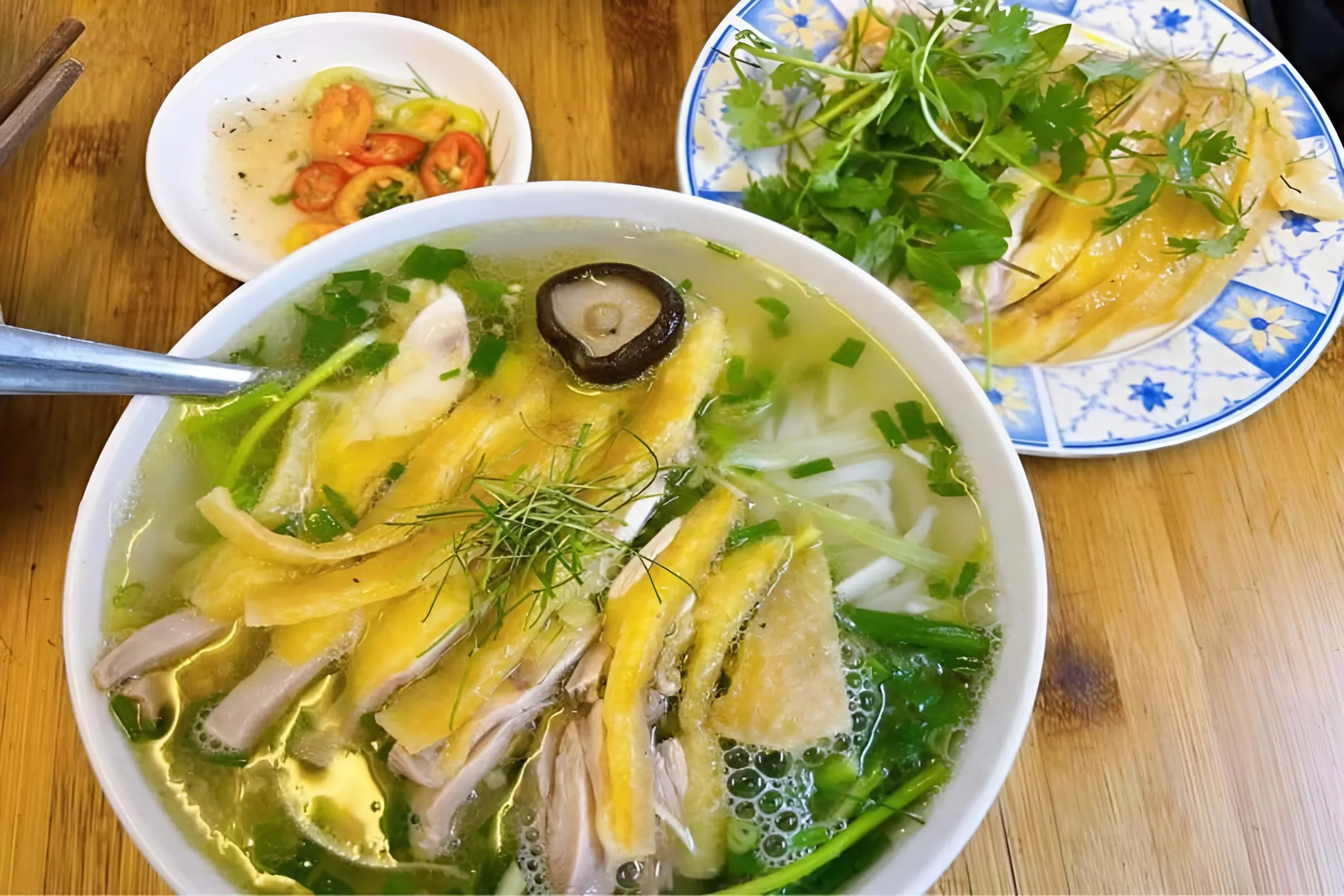 Phở gà ta đặc sản Hà Nội