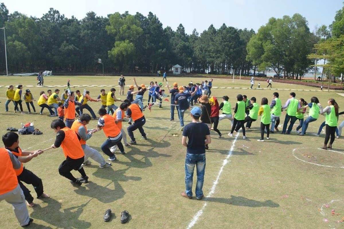 Trò chơi team building kéo co đối kháng 