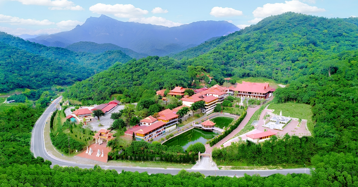 TOUR DU LỊCH HÀ NỘI – TRÀNG AN – BÁI ĐÍNH - HẠ LONG – KDL YÊN TỬ 2 NGÀY 1 ĐÊM