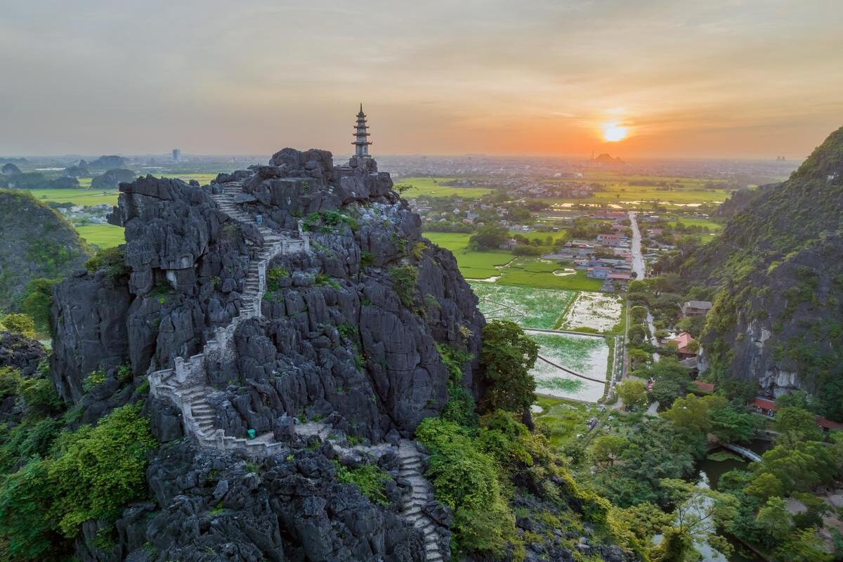 Hang Múa Ninh Bình