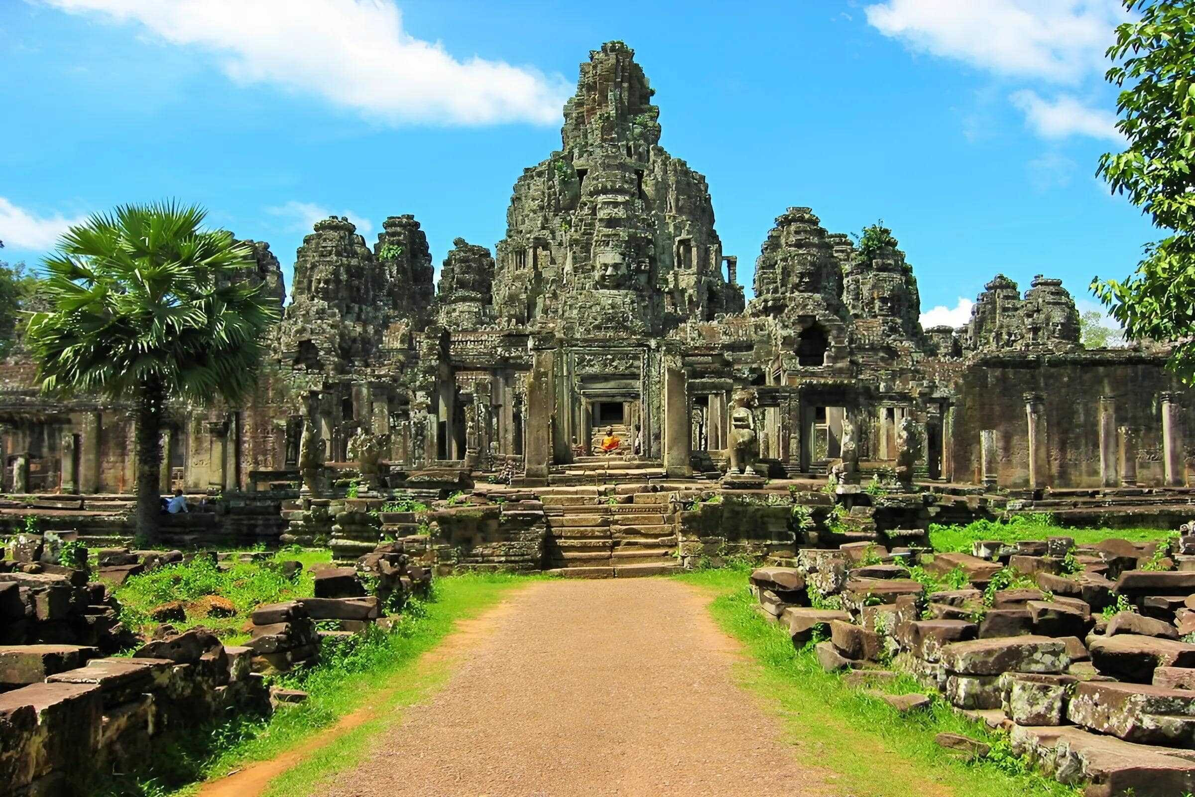 Khám phá đền Angkor Wat kỳ quan nổi tiếng nhất thế giới