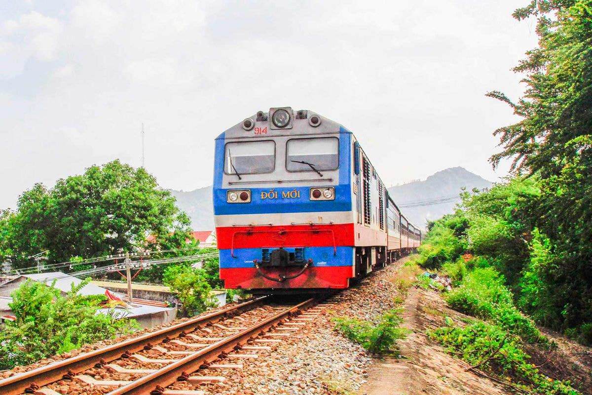 Từ Hà Nội có nhiều phương tiện di chuyển đến Thanh Hóa