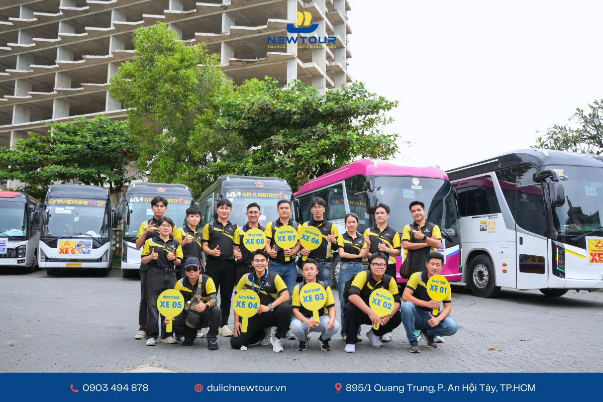Đội Ngũ Hướng Dẫn Viên NEWTOUR Trong Mỗi Hành Trình