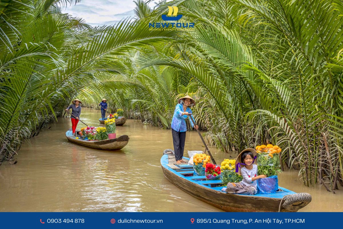 Chèo xuồng ba lá qua những con rạch - Hoạt động thú vị trong lịch trình Miền Tây 3N2Đ
