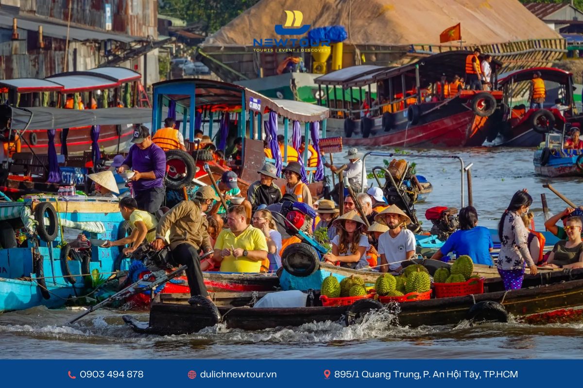 Chợ nổi Cái Răng - biểu tượng của du lịch Miền Tây sông nước