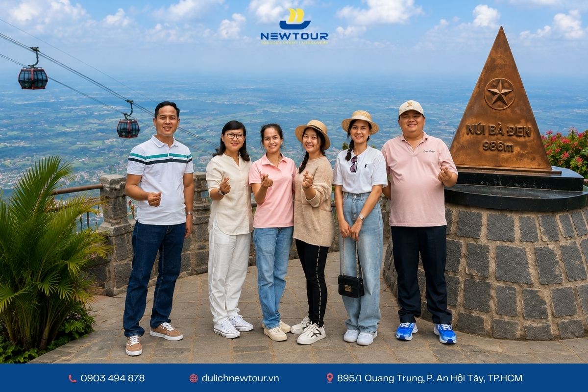 Du khách check-in Núi Bà Đen Tây Ninh