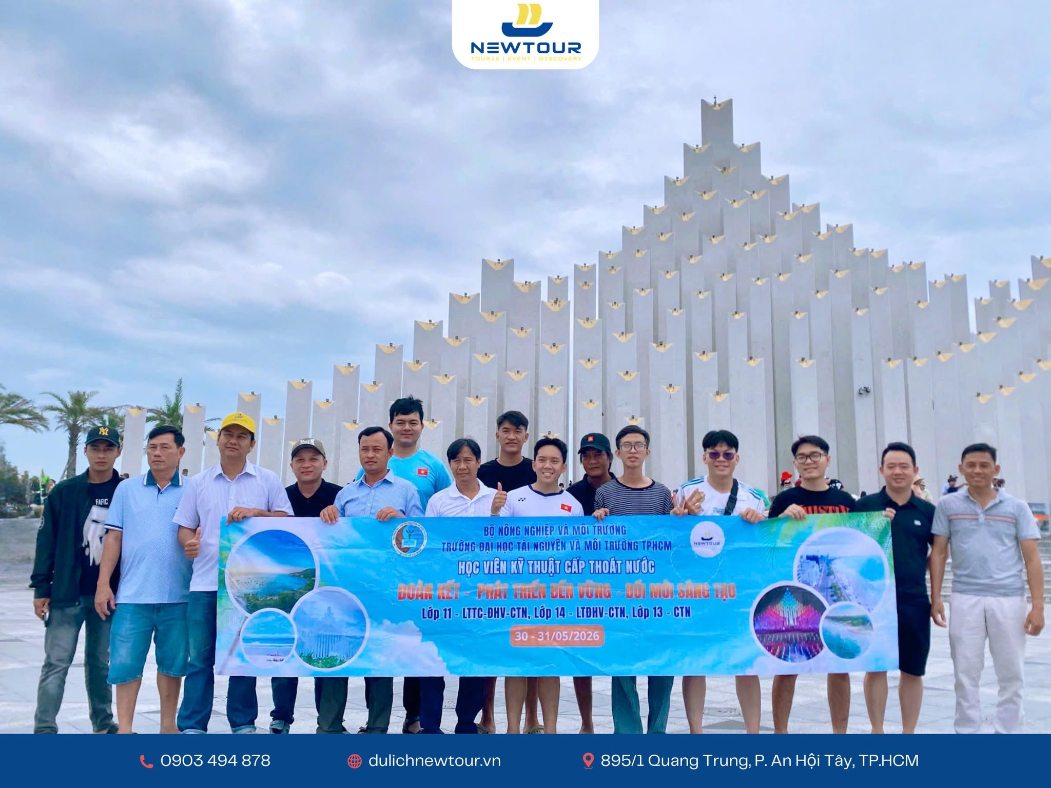 Đoàn tham quan tháp Tam Thắng - Vũng Tàu
