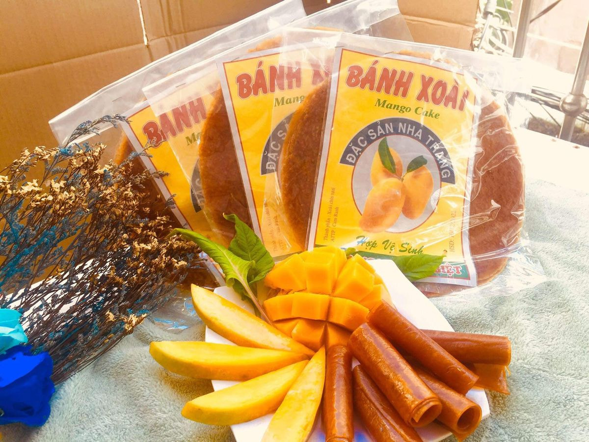 Bánh tráng xoài là bánh đặc sản nha trang du khách nên trải nghiệm