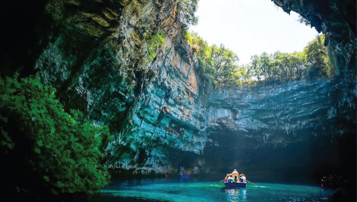 Động Phong Nha tọa lạc tại tỉnh Quảng Bình