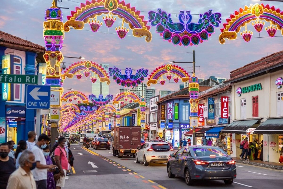 Tản bổ tại khu phố Little India và chiêm ngưỡng quang cảnh lối trang trí đầy ấn tượng